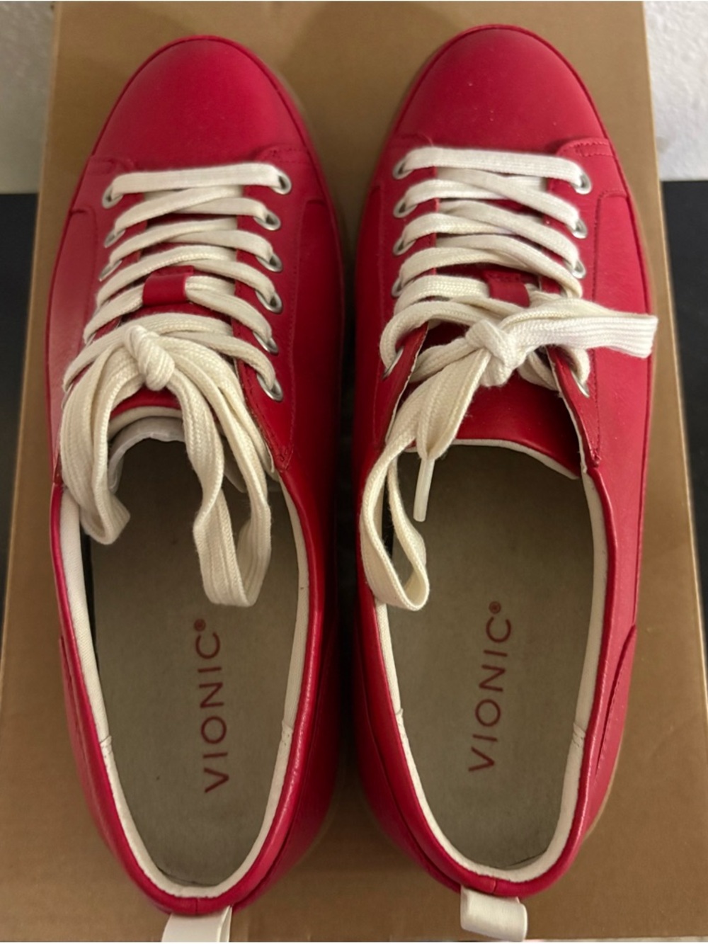 Vionic Winny Size 9 Wide Red Leather Sneakers, New w/ Box - Picture 3 of 9
